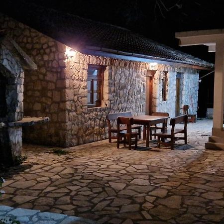 וירפזאר B&B Domacinstvo Raicevic מראה חיצוני תמונה