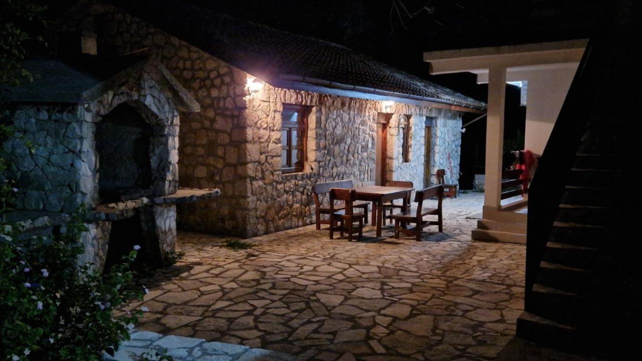 וירפזאר B&B Domacinstvo Raicevic מראה חיצוני תמונה