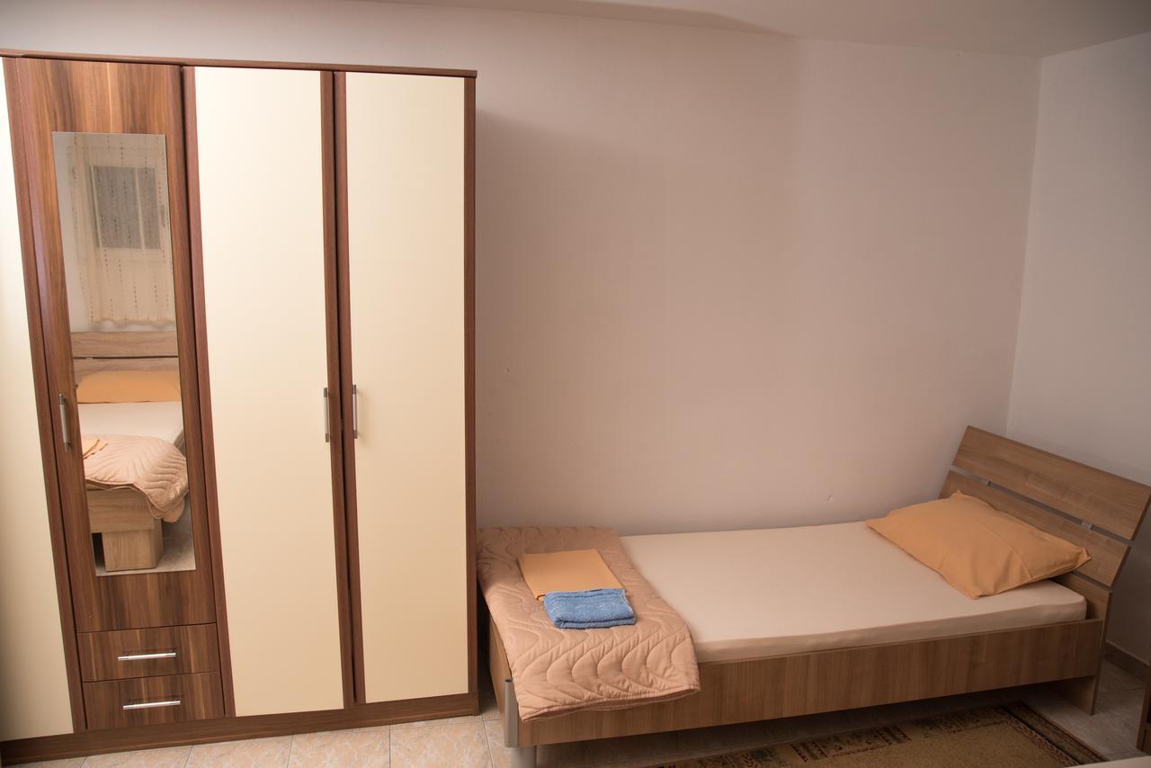 וירפזאר B&B Domacinstvo Raicevic מראה חיצוני תמונה