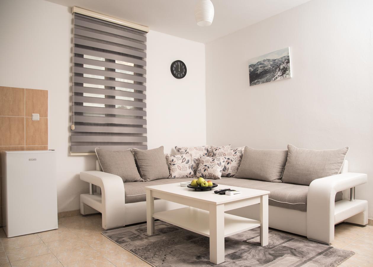 וירפזאר B&B Domacinstvo Raicevic מראה חיצוני תמונה